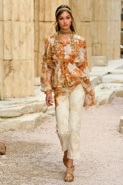 Look 66
